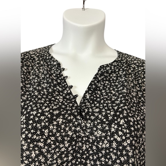 Reitmans, Blouse With Slit Neckline & Long Sleeves, 2X, Black, White - Picture 5 of 10